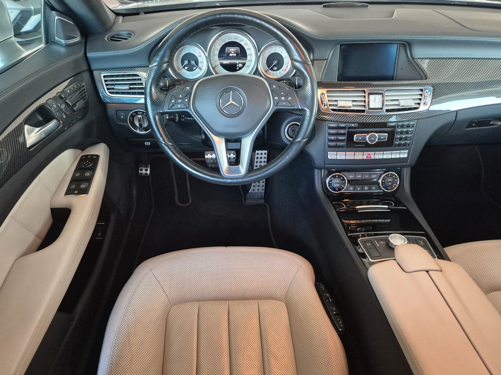 Fahrzeugabbildung Mercedes-Benz CLS 500 SB/Fahrzeug der Weltpremiere 2012