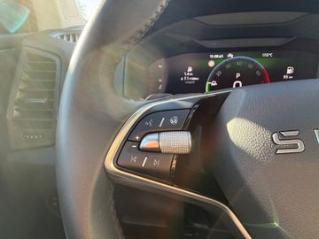 Skoda Karoq Selection+AHK+LED+NAVI+APP+SHZ+LKRHZG+