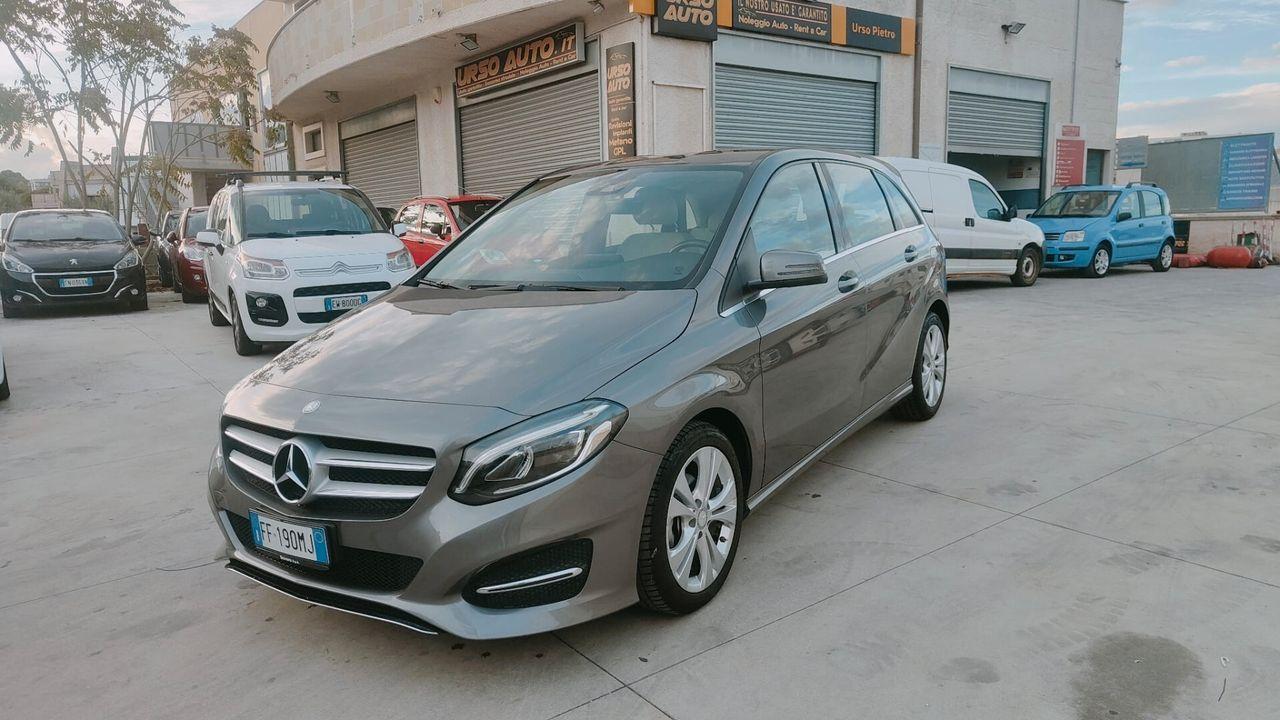 Mercedes-Benz B 180