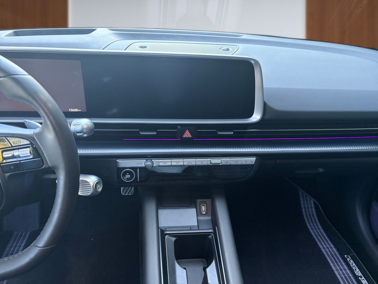 Fahrzeugabbildung Hyundai IONIQ 6 First Edition *77,4kWh*4WD*SHZ*LHZ*NAVI*