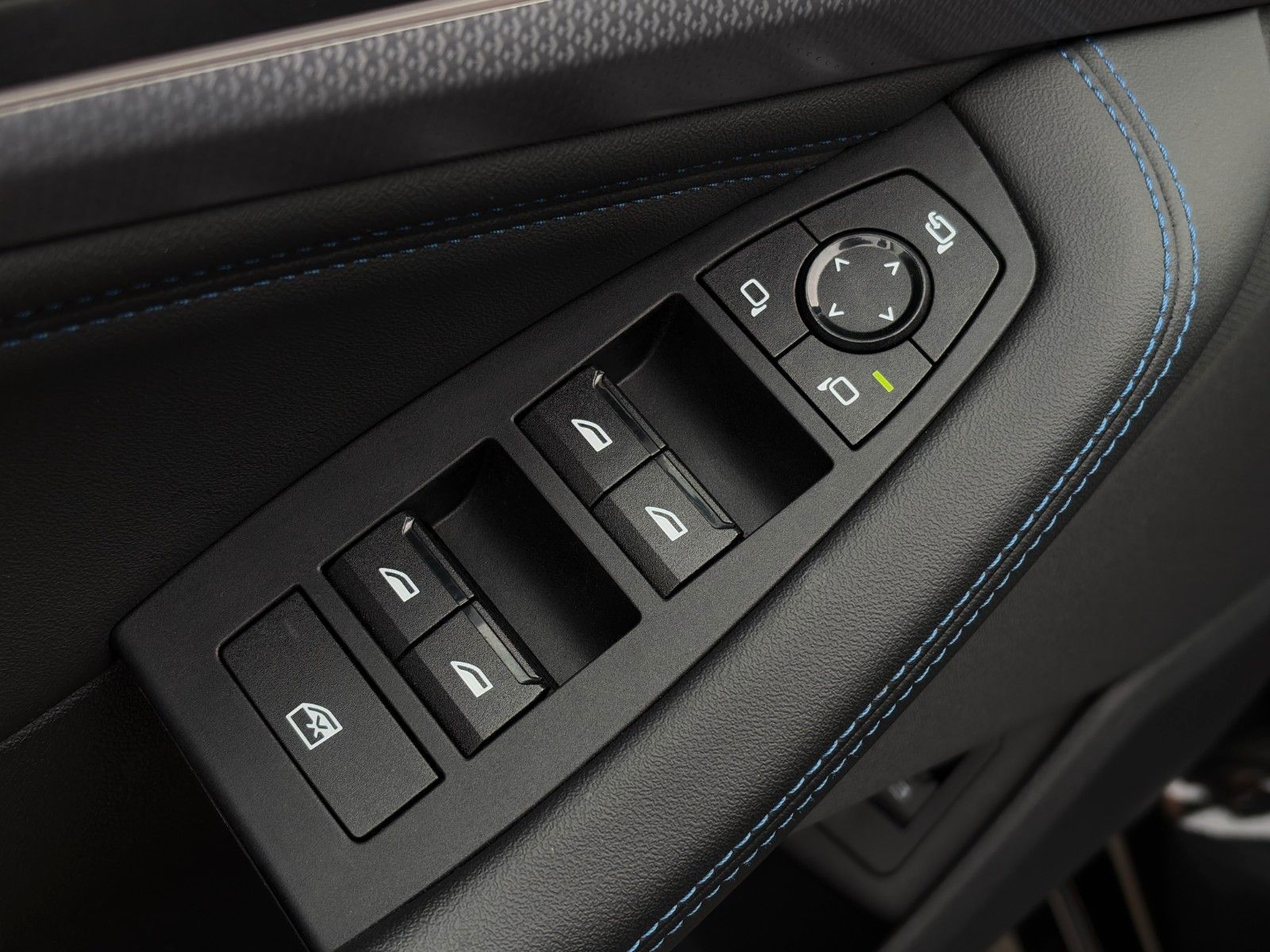 Fahrzeugabbildung BMW 218i Active Tourer M Sport Alcan. Massage CAM