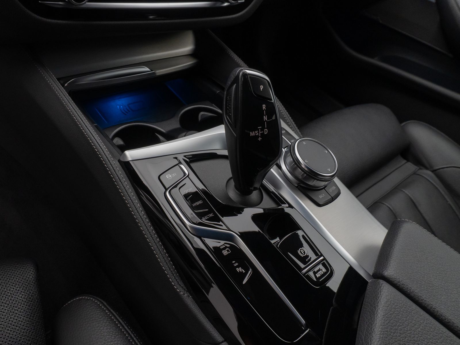 Fahrzeugabbildung BMW 530e M Sport HUD Kamera DAB Memory Laser AHK H/K