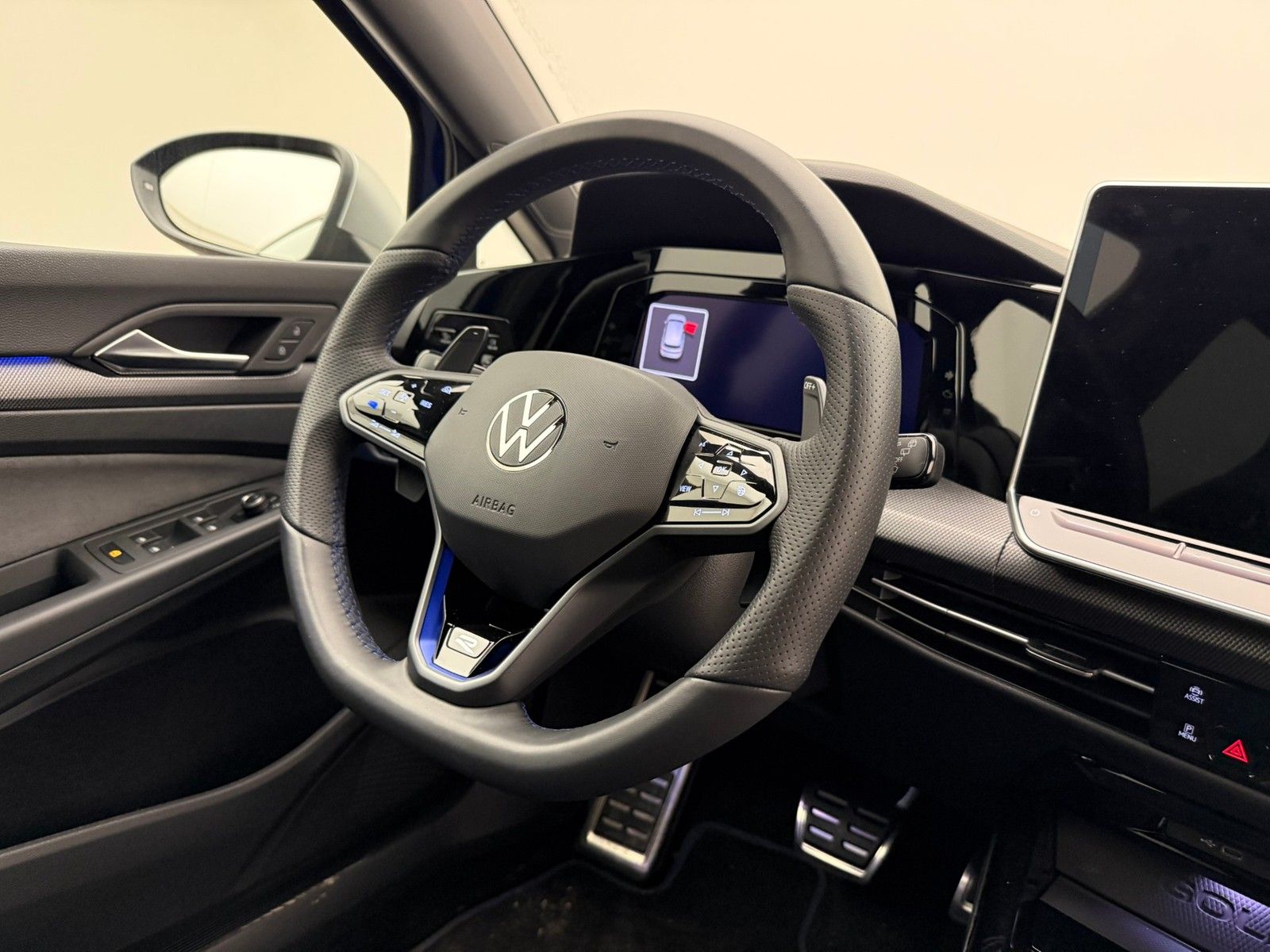 Volkswagen Golf 8 PA R TSI DSG 4M Performance270AkraTitan19 foto 5