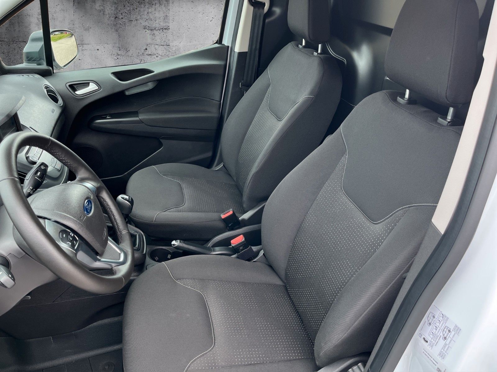 Fahrzeugabbildung Ford Transit Courier Trend