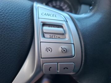 Nissan Qashqai Tekna 1.6 °LED°AHK°Pano°Kamera°SHZ°BF°