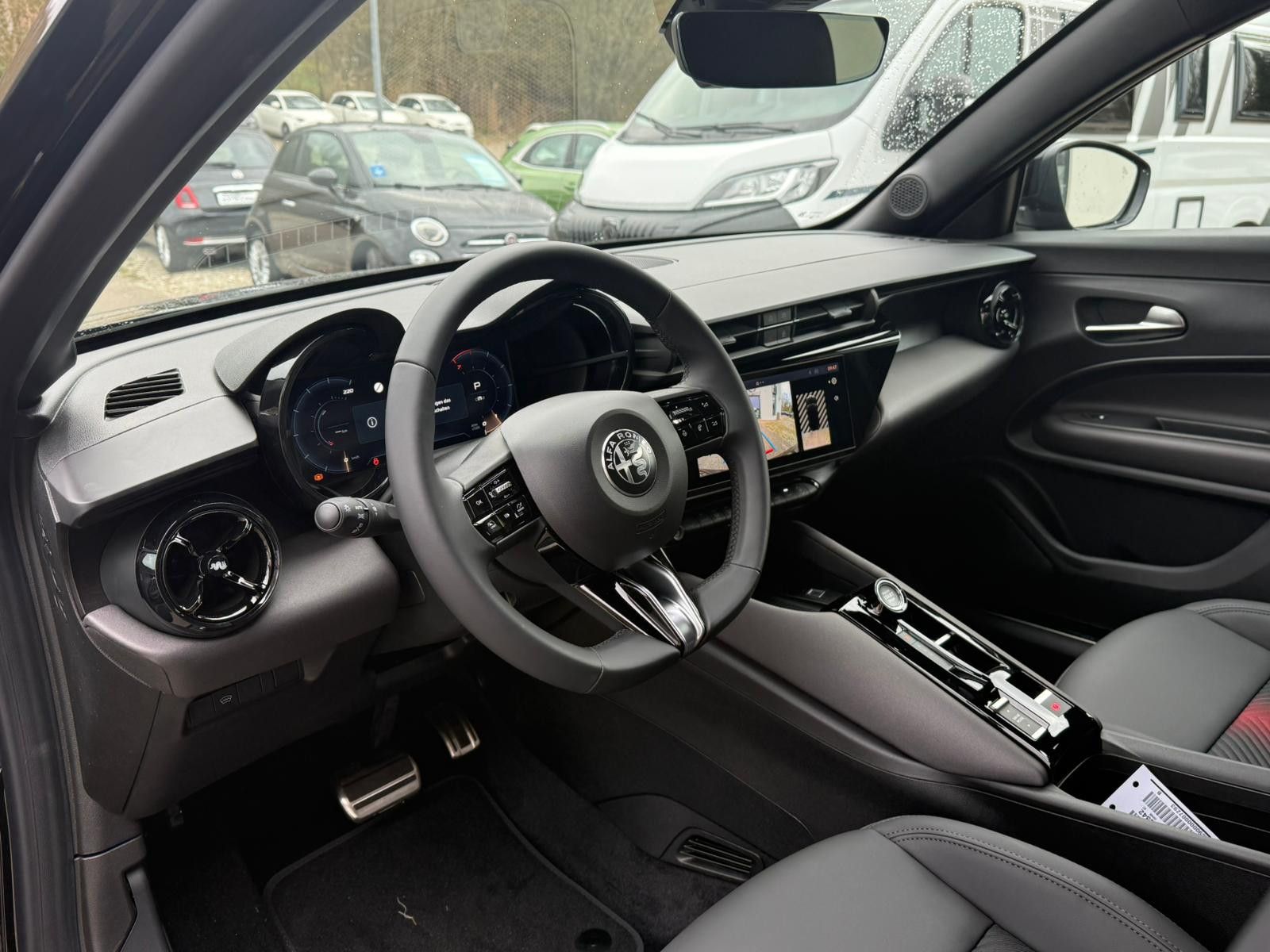 Fahrzeugabbildung Alfa Romeo Junior Ibrida 1.2 VGT 48V-Hybrid 107 kW Ti