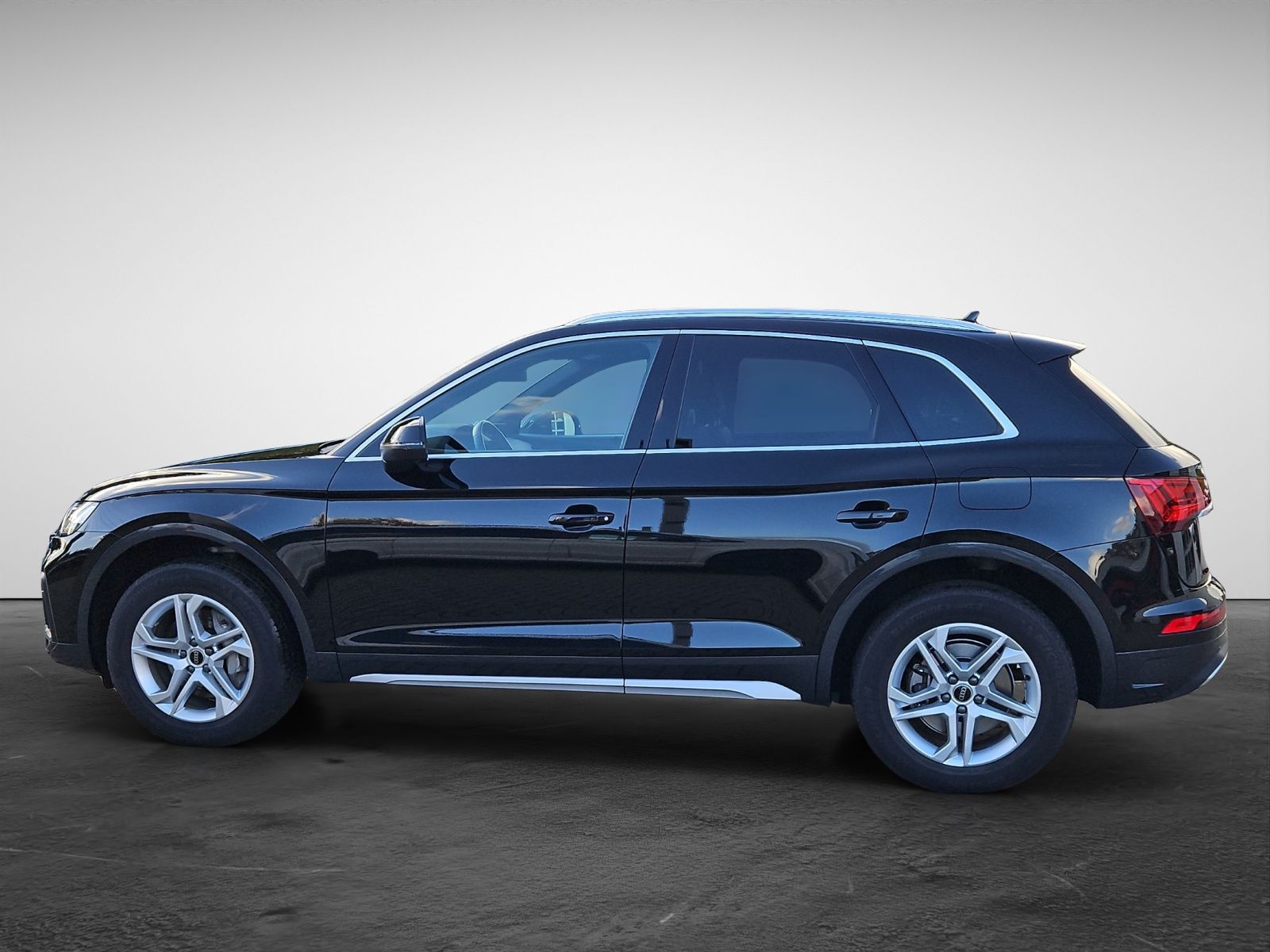 Audi Q5 50 TFSI e S tronic quattro advanced S-line Na imagem 3