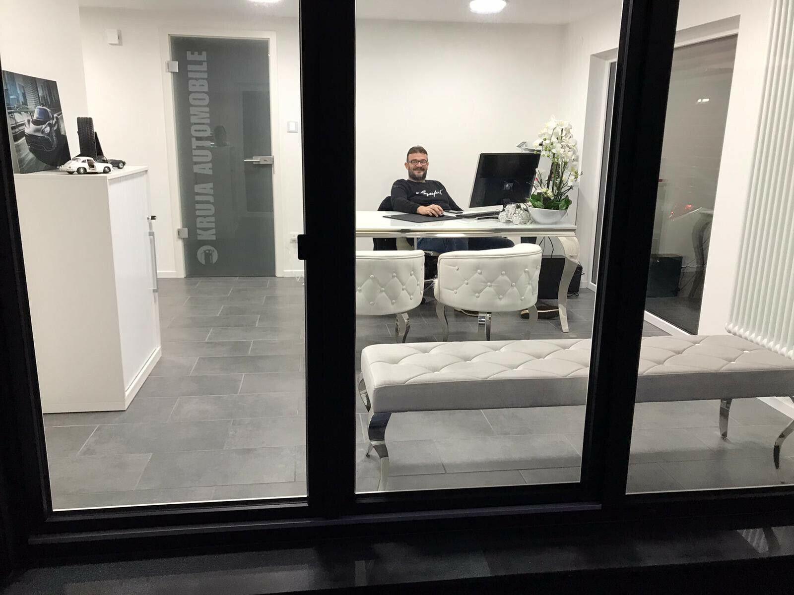 showroom-image-main
