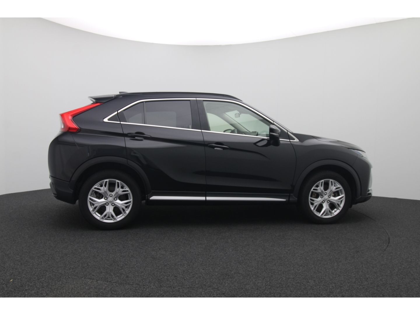 Fahrzeugabbildung Mitsubishi Eclipse Cross Intro Edition 2WD ACC Totwinkelass