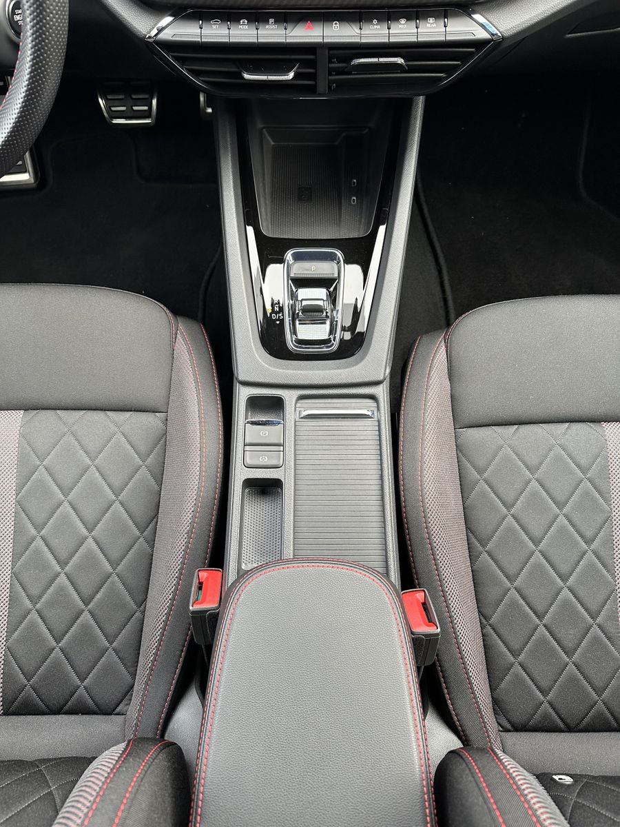 Fahrzeugabbildung SKODA Octavia Combi RS Challenge NAV+LED+VCOCK+KAM+AHK