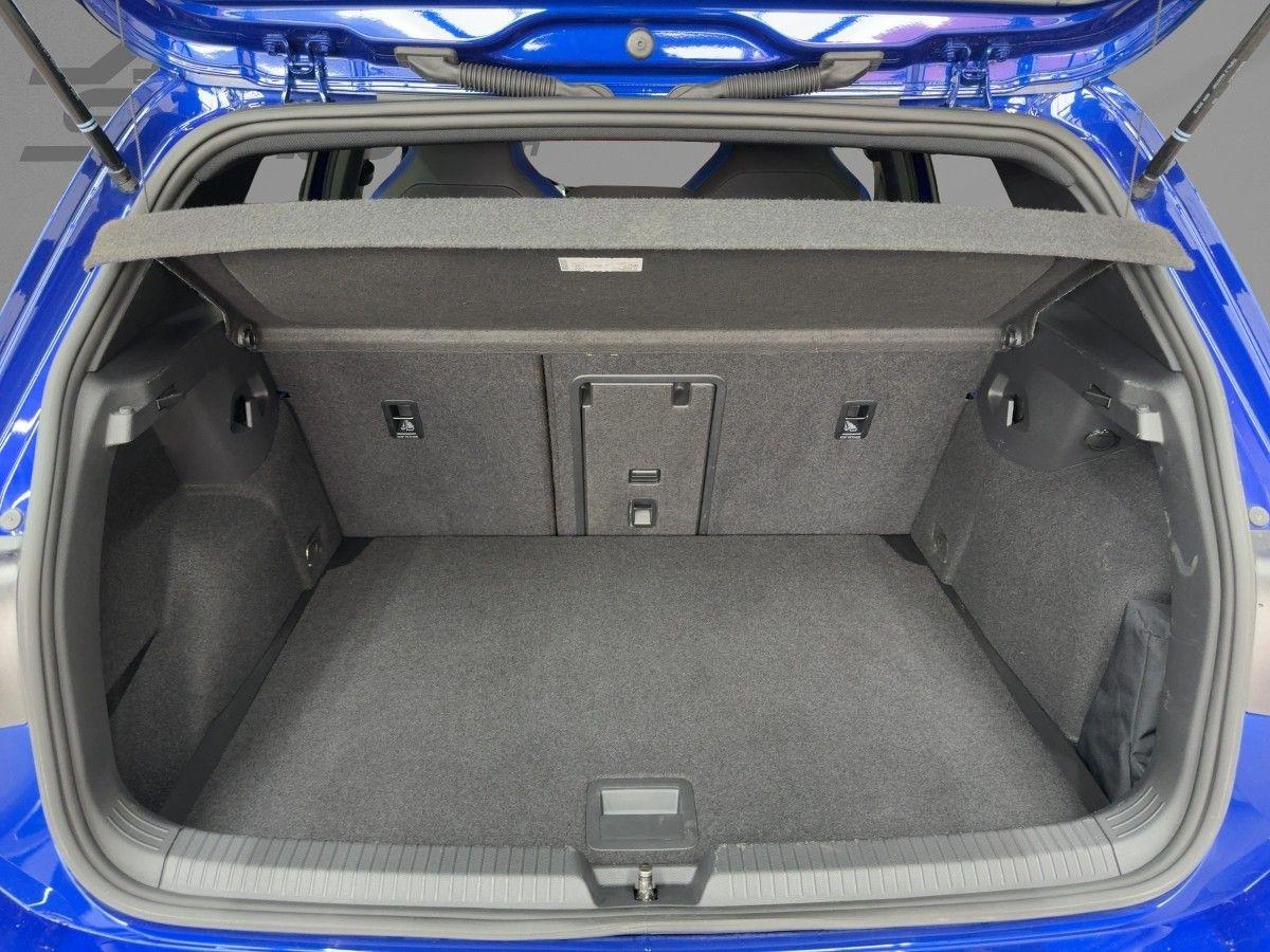 Volkswagen Golf VIII R 2.0 TSI DSG 4M AKRAPOVIC Perf. Paket, миниатюра 7