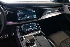 AUDI Q8 50 TDI S line | S-Sportsitze | Pano | B&O AUDI Q8 50 TDI S line | S-Sportsitze | Pano | B&O