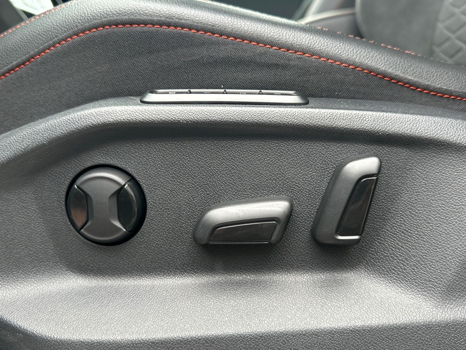 Fahrzeugabbildung SEAT Tarraco 2.0 TDI DSG FR NAV+LED+AHK+ACC+KAM+19ZO