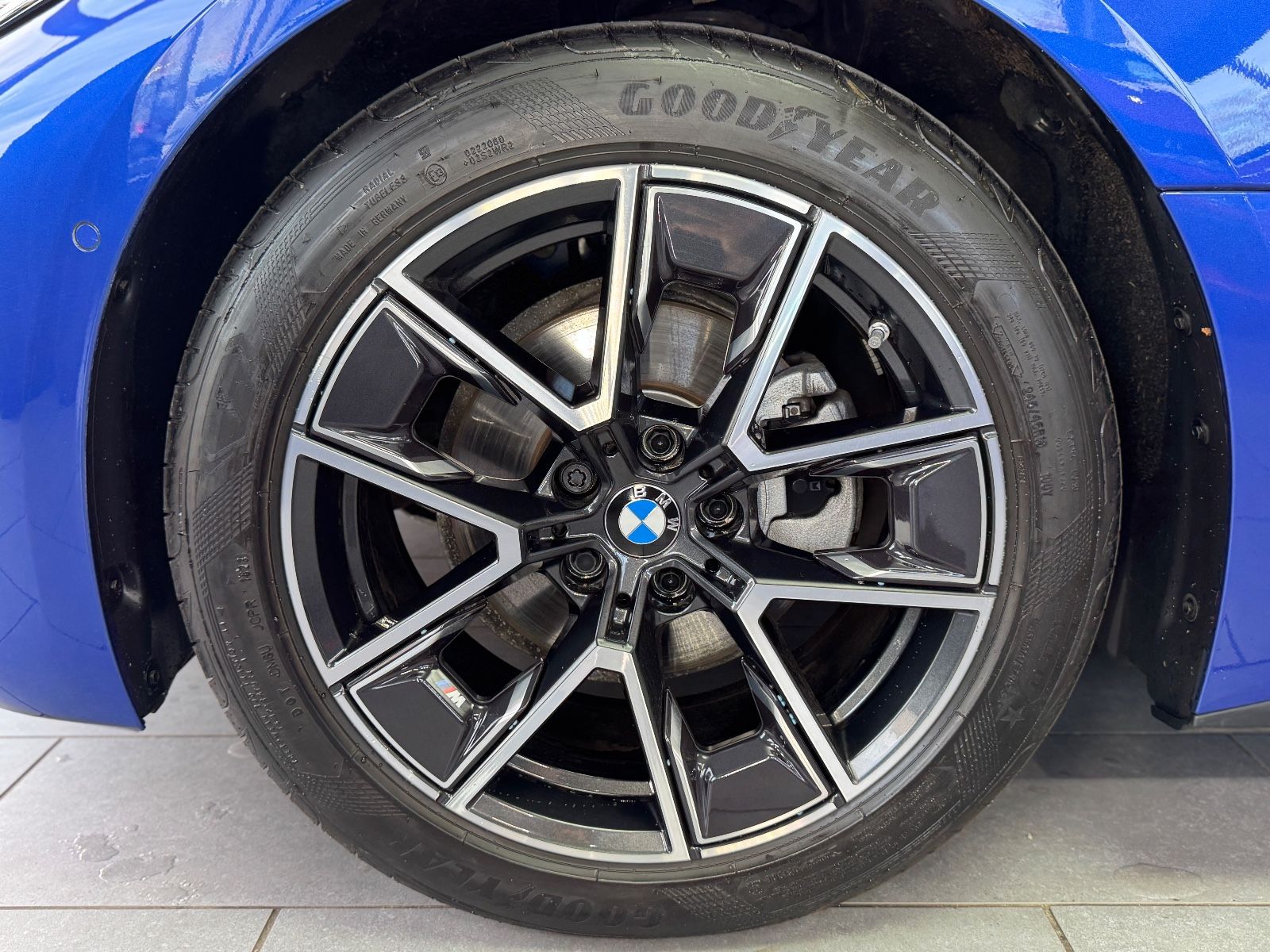 Fahrzeugabbildung BMW 420d Gran Coupe xDrive M SPORT|CURVED|ACC|