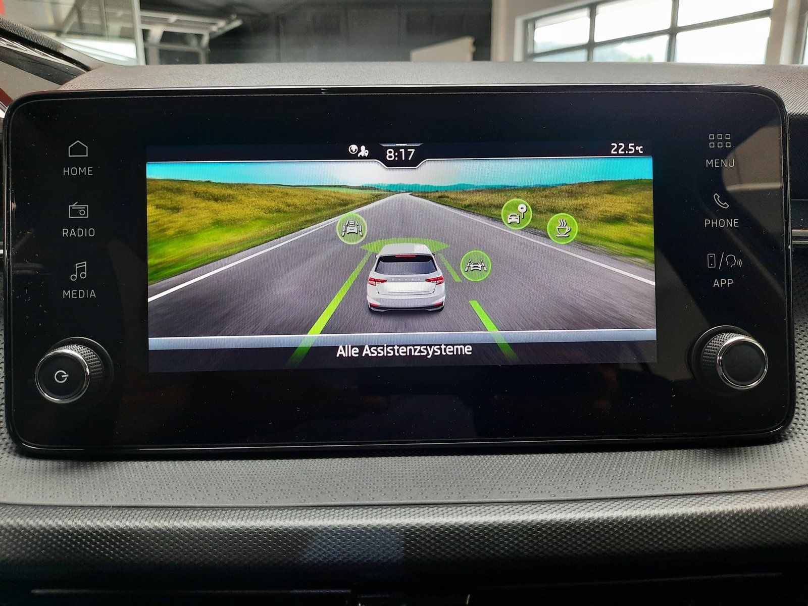 Fahrzeugabbildung SKODA Fabia Essence TSI *LED*PDC*Sitzhzg*APP*DAB*VZE*