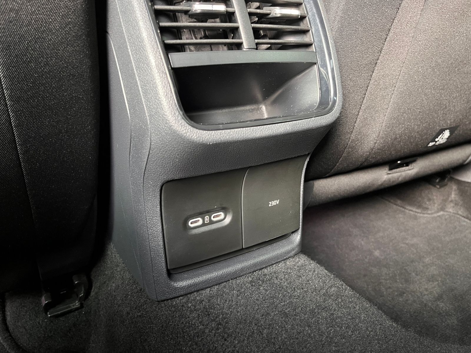 Fahrzeugabbildung SKODA Octavia Combi RS PANO AHK LED NAVI