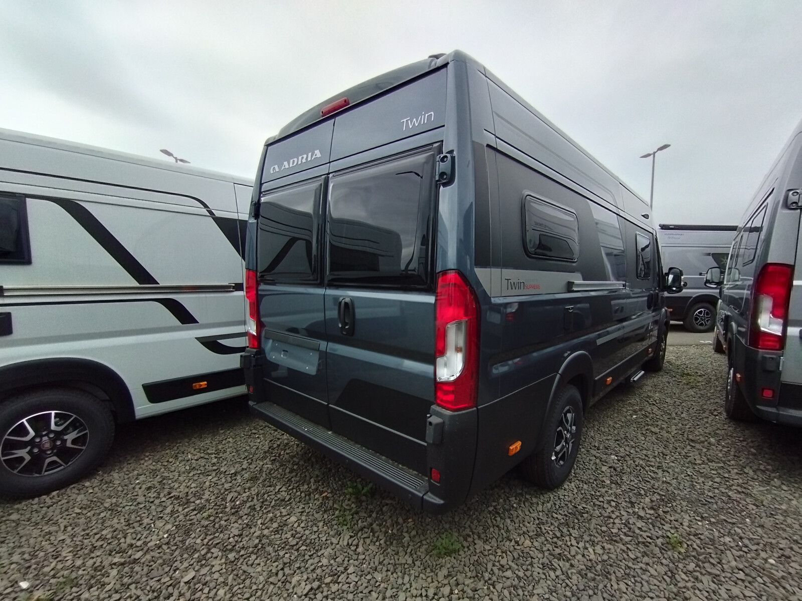Fahrzeugabbildung Adria Twin Supreme 640 SGX Frühjahrsaktion 10%Rabatt