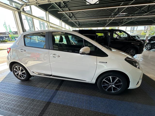 Toyota Yaris  Hybrid Team D