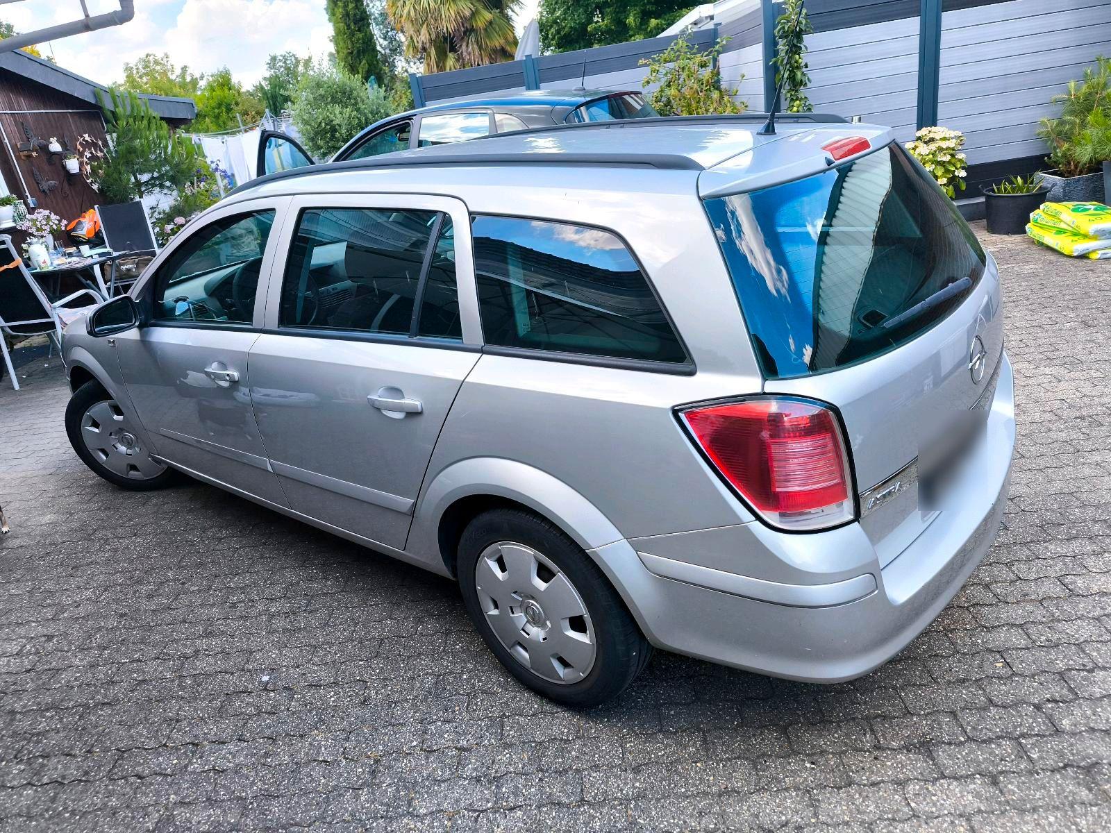 Opel Astra 2006 — photo 11