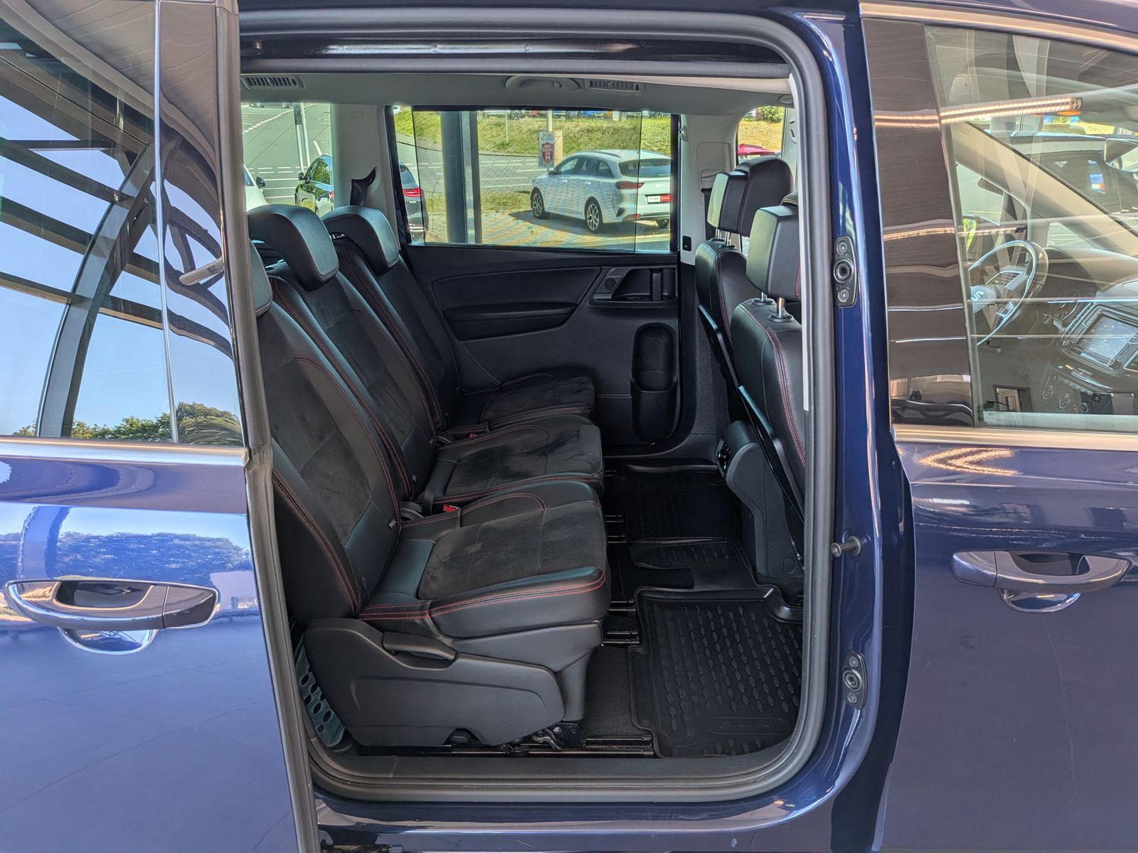 Fahrzeugabbildung SEAT Alhambra FR-Line Allrad BI-Xenon Cam 7-Sitz AHK