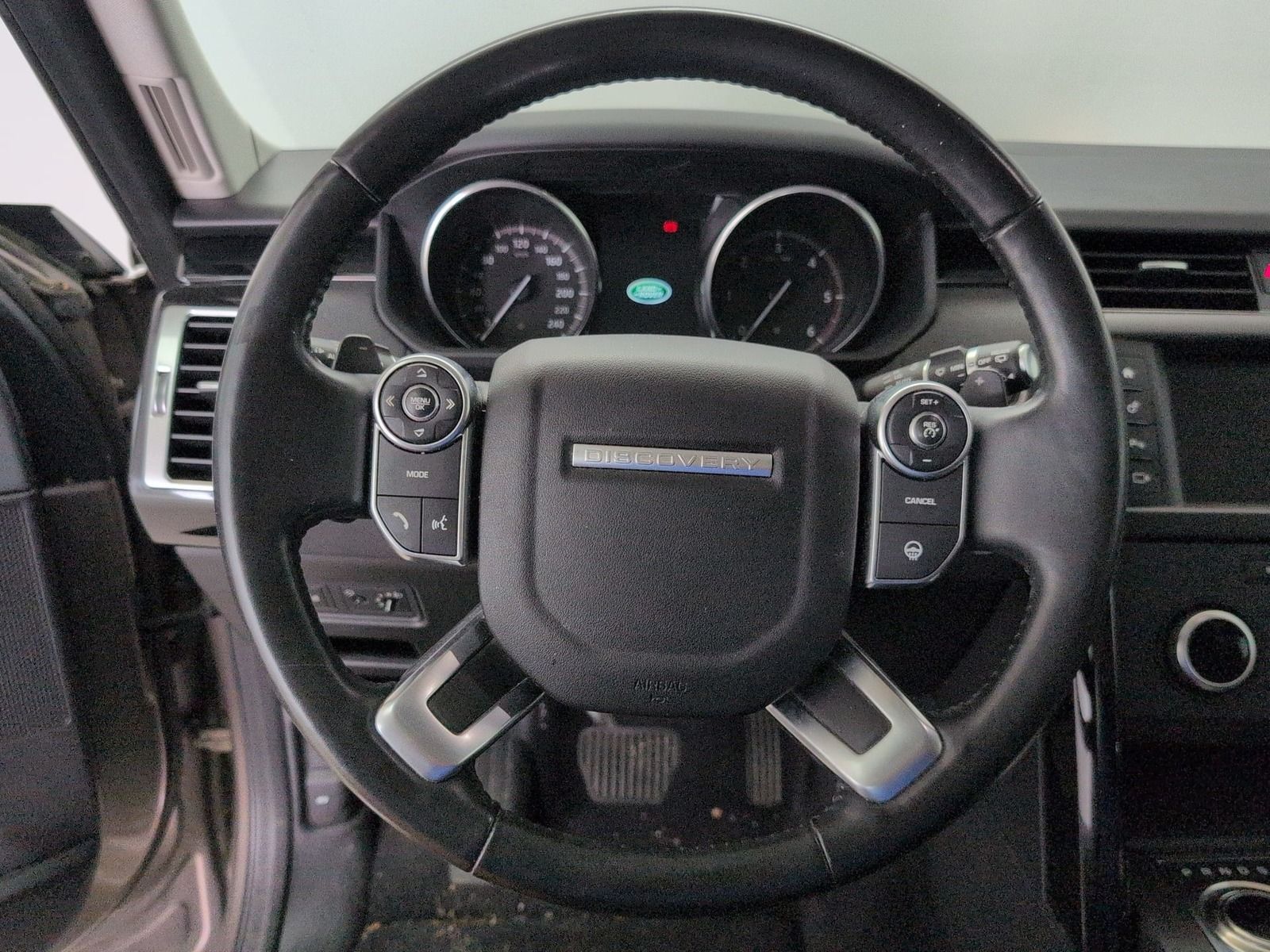 Fahrzeugabbildung Land Rover Discovery 5 2.0 TD4 SE * Leder * AHK * Navi*