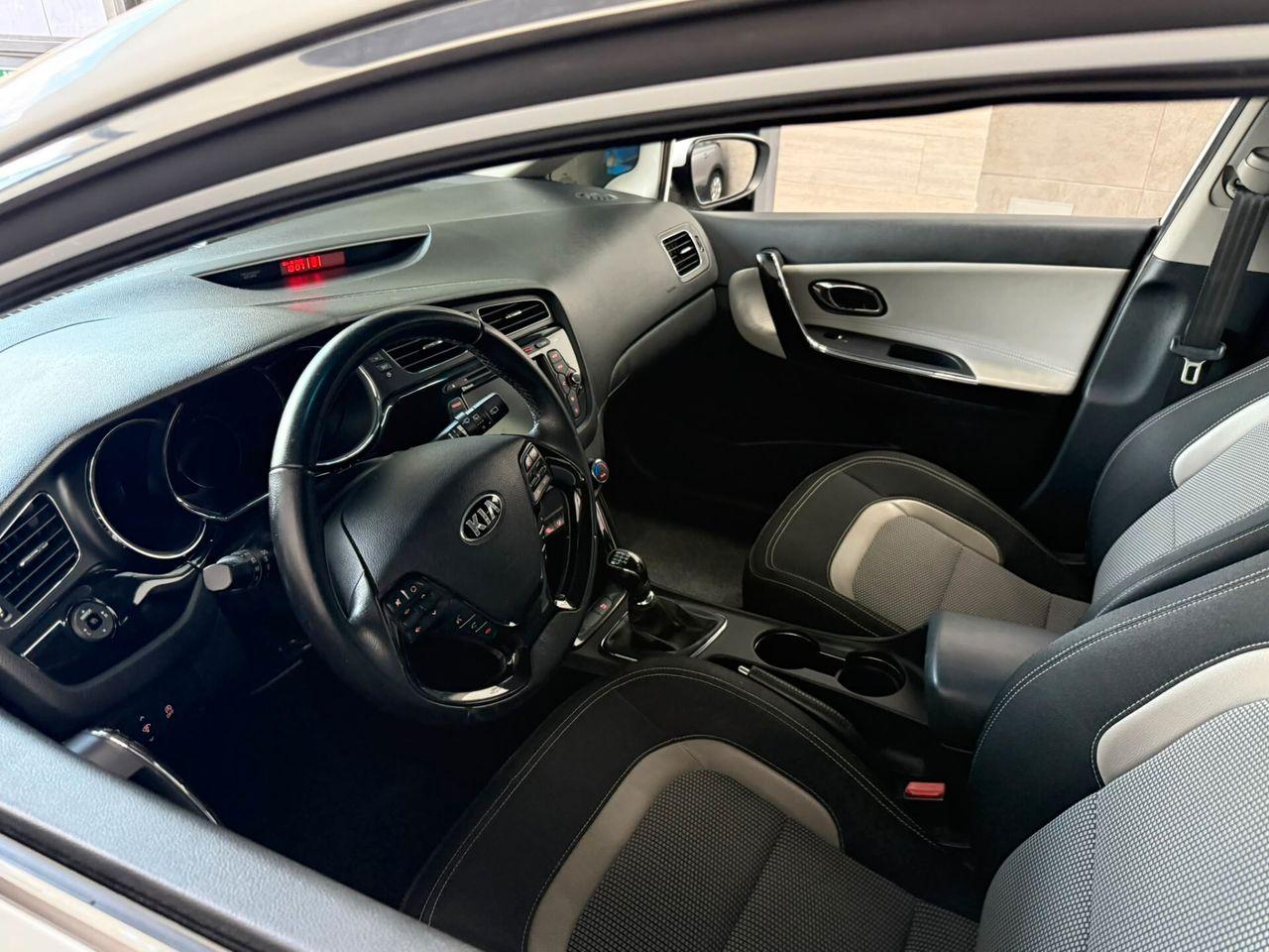 Kia cee'd 2015 — photo 9