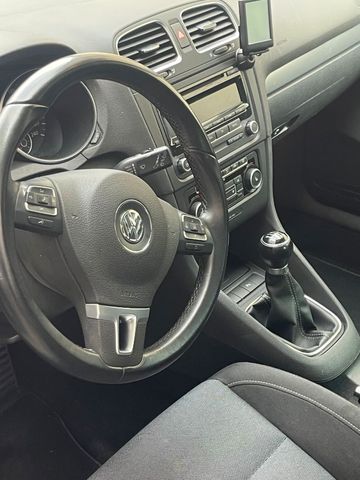 Volkswagen Golf 6 1,2l  top Zustand