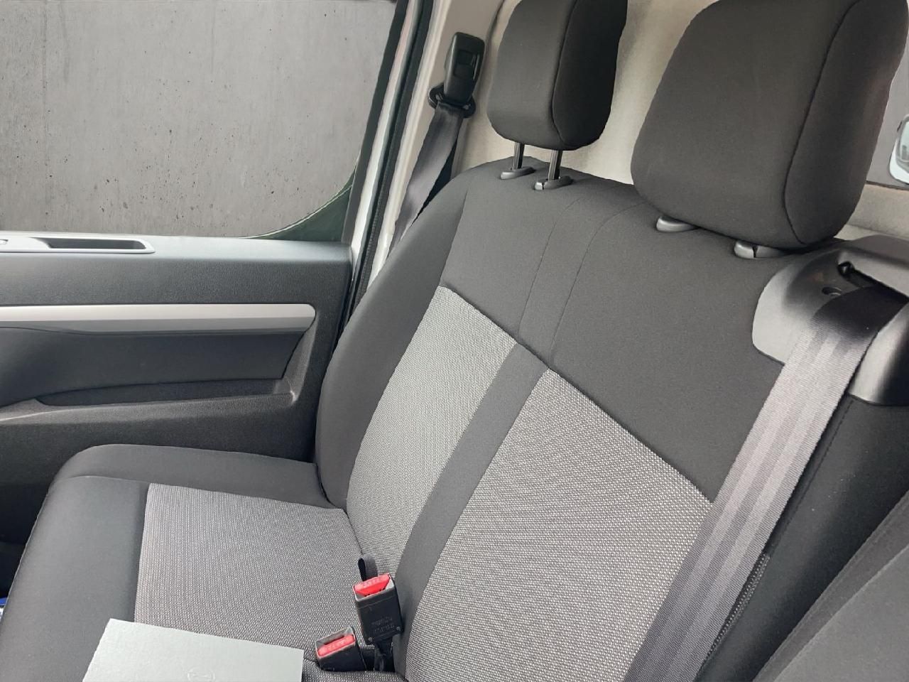 Fahrzeugabbildung Opel Vivaro Kasten -e Basis L