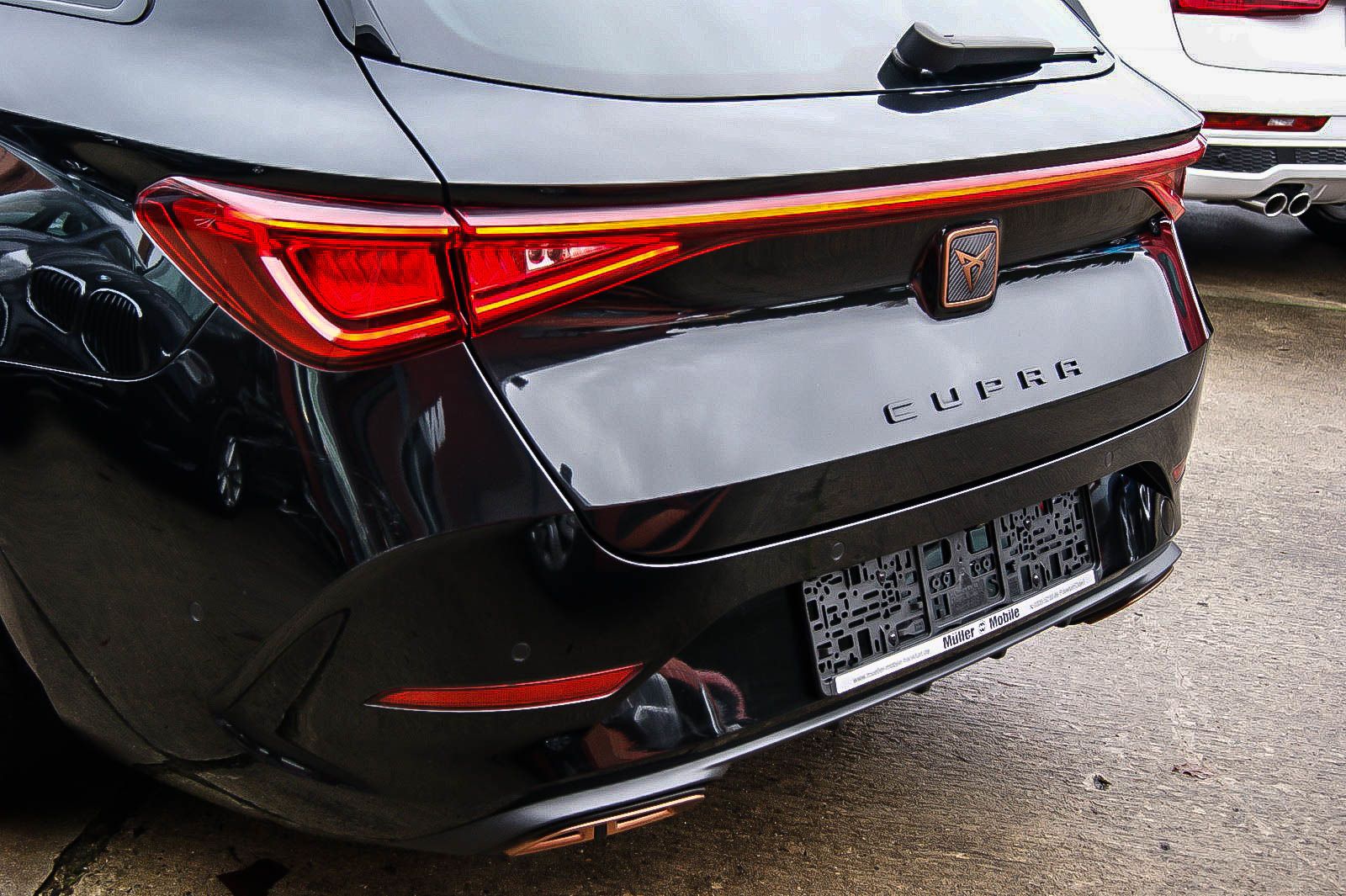 Fahrzeugabbildung CUPRA Leon Sportstourer e Hybrid DSG XL-VISION 1.HAND