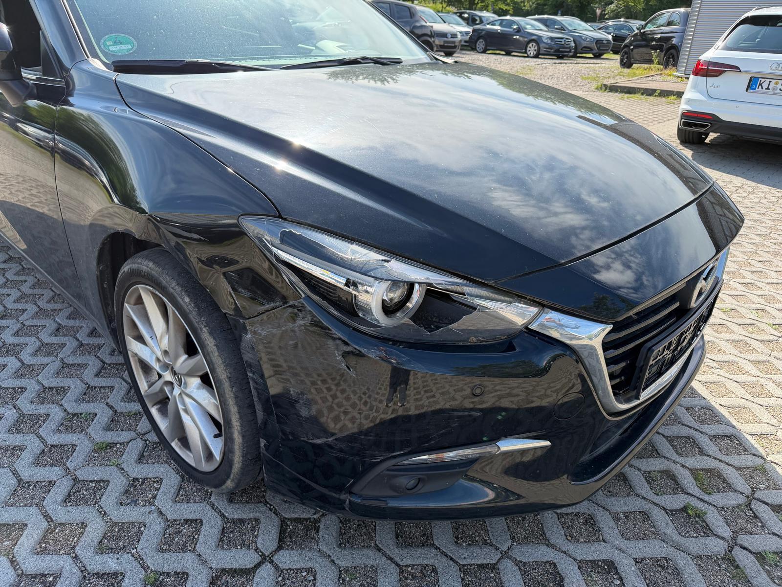 Mazda 3 Center-Line