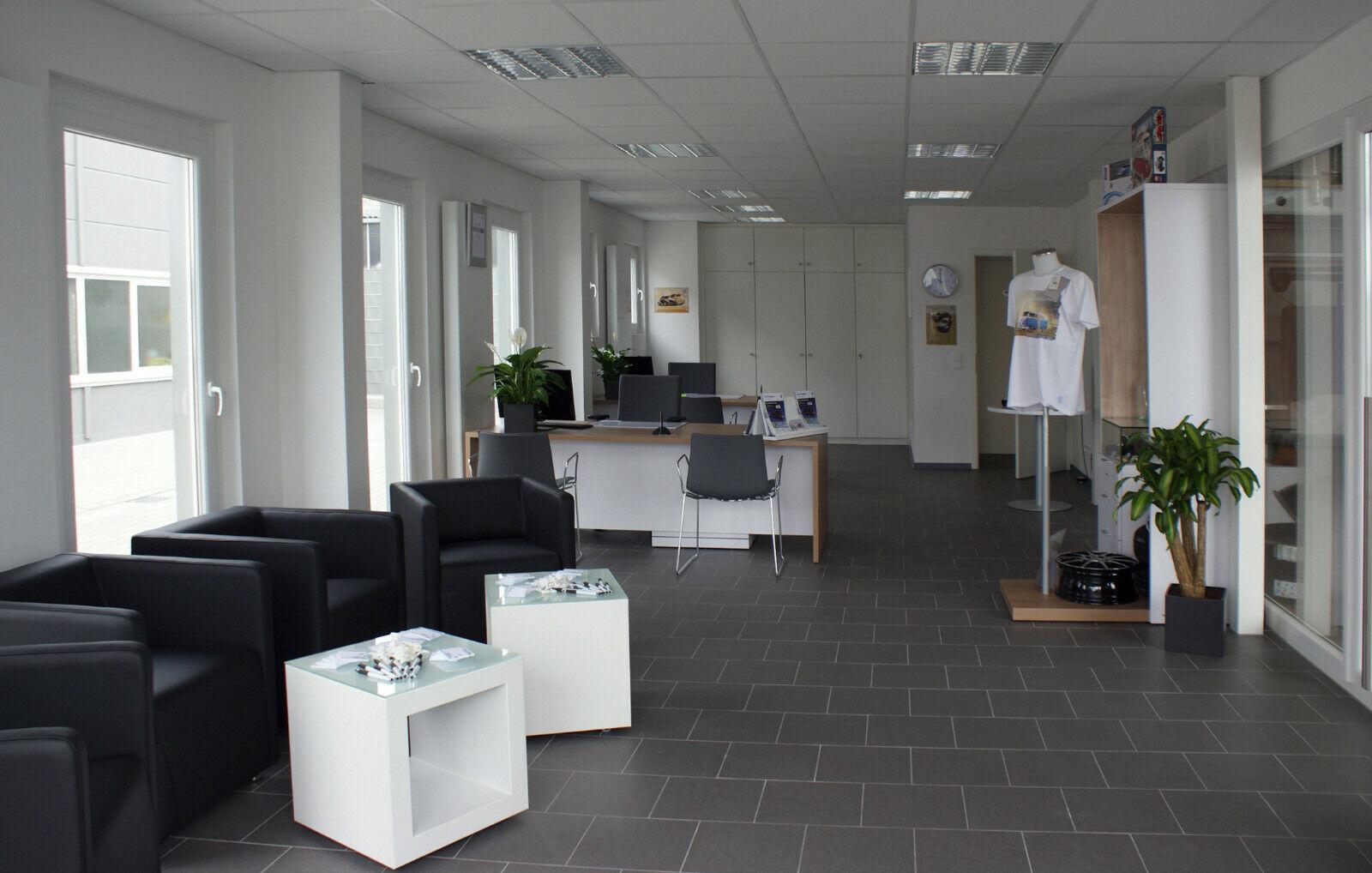 showroom-image-bottom