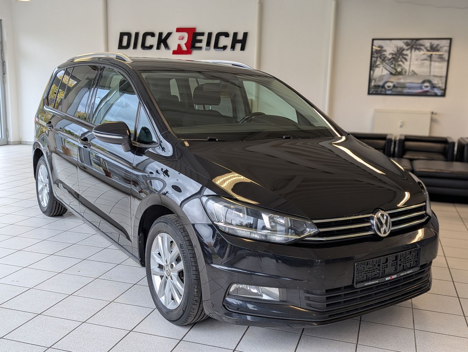 Fahrzeugabbildung Volkswagen Touran 1.4 TSI DSG Comfline 7-Sitze Navi