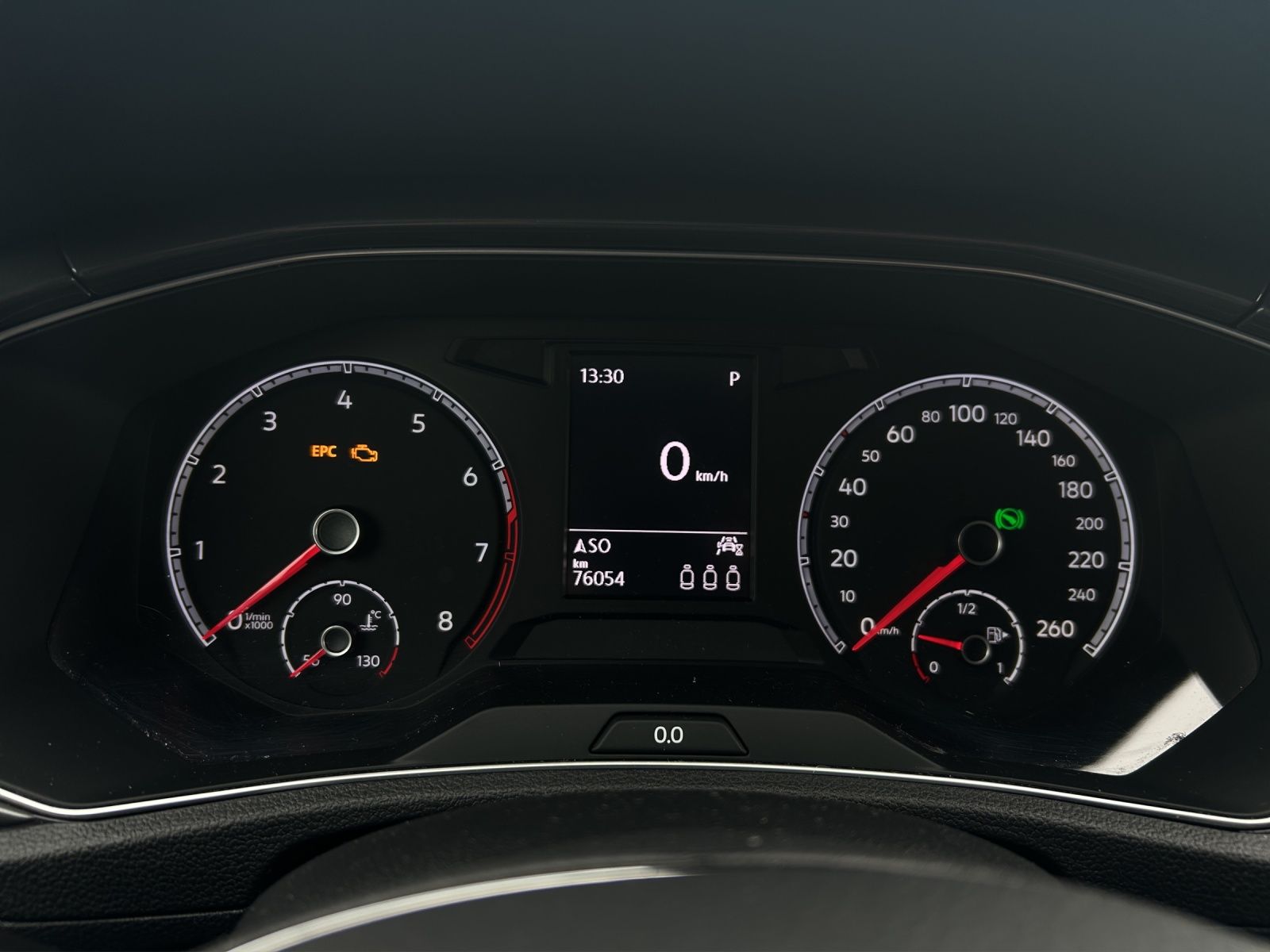 Fahrzeugabbildung Volkswagen T-Roc TSI Sport DSG 4M LED Navi ACC RFK SH