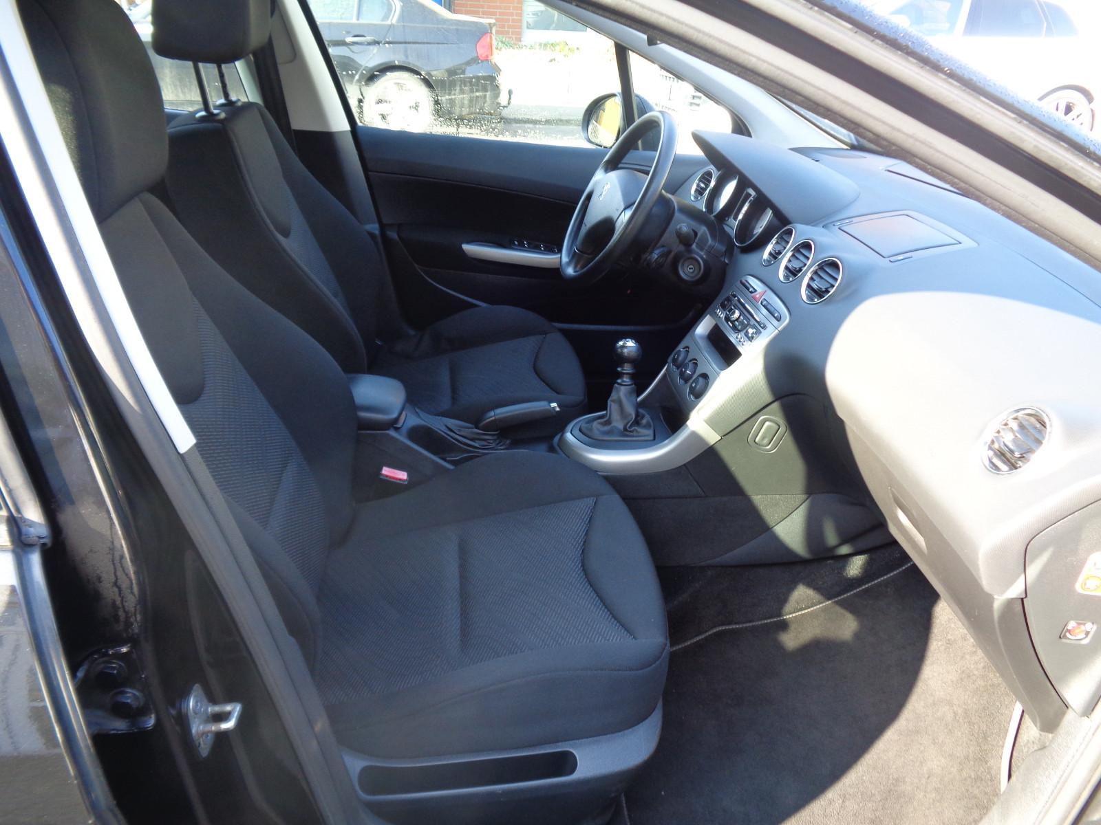 Peugeot 308 2013 — photo 10