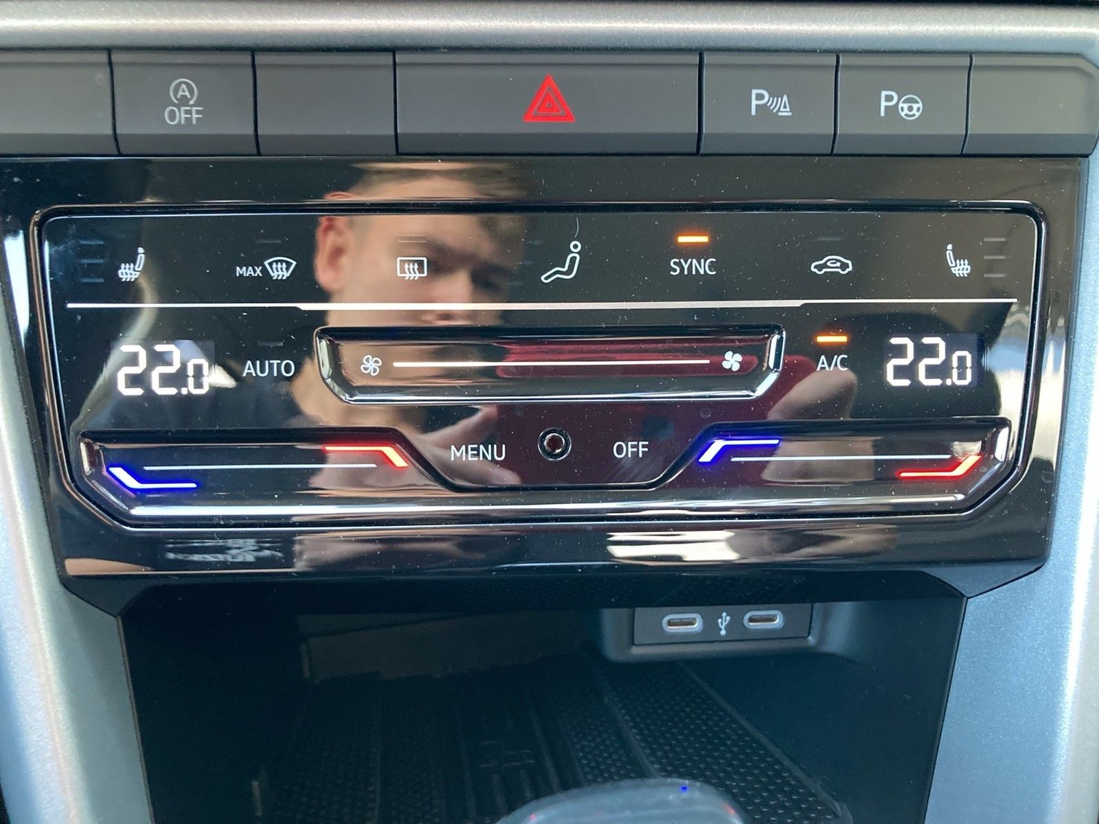 Fahrzeugabbildung Volkswagen T-Roc TSI Goal DSG LEDplus Navi AID ACC SHZ Park