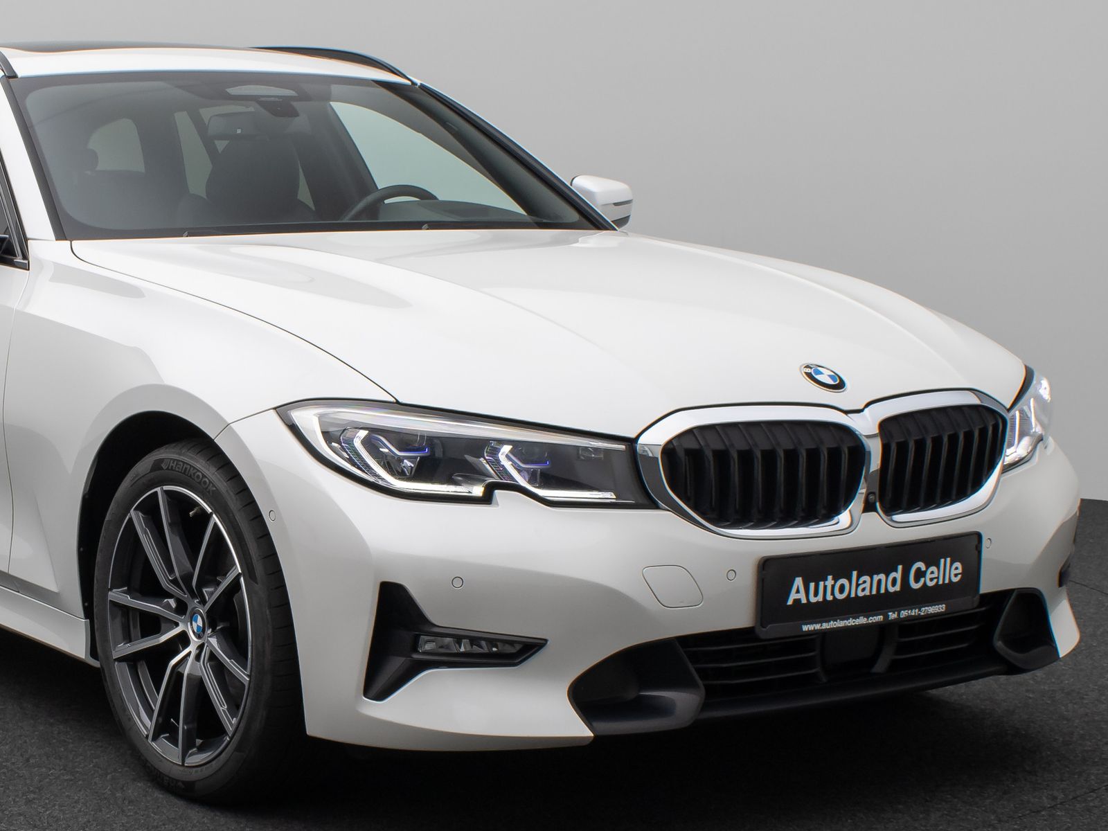 Fahrzeugabbildung BMW 320d xD Sport Line Panorama Laser 360° HUD HiFi
