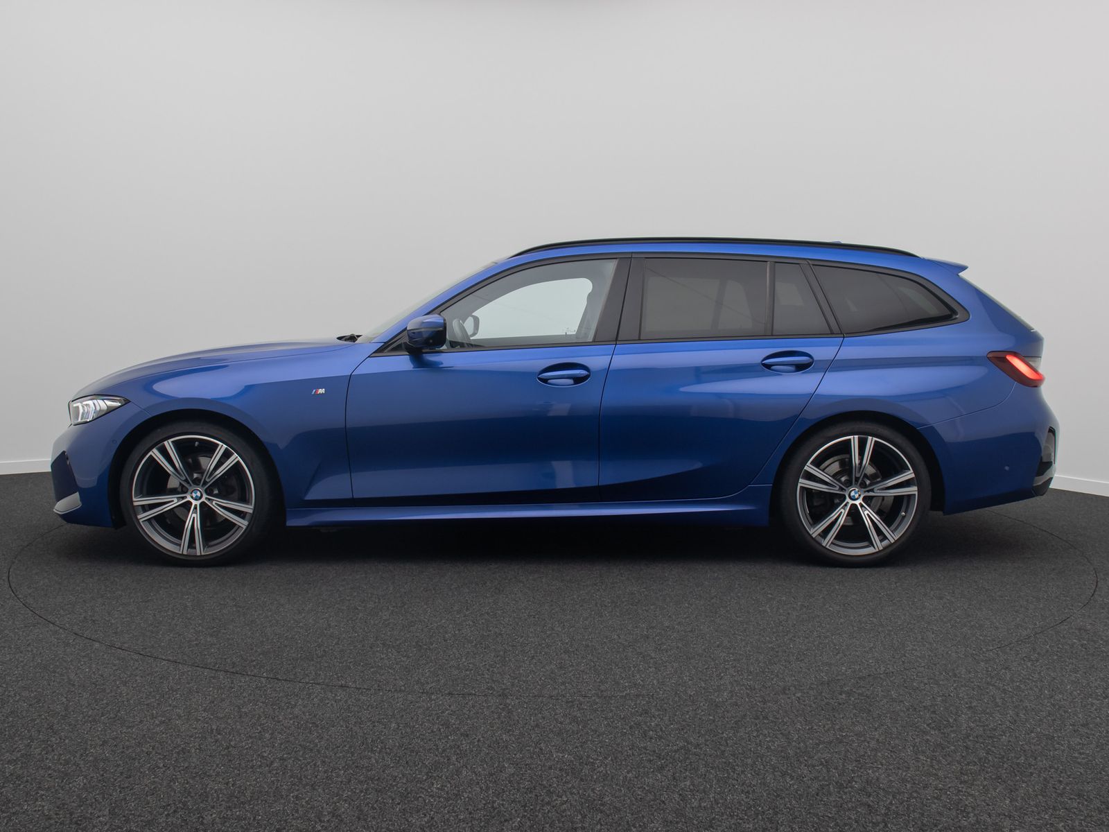 Fahrzeugabbildung BMW 320d xD M Sport 360° HUD DAB AHK Alarm Panorama