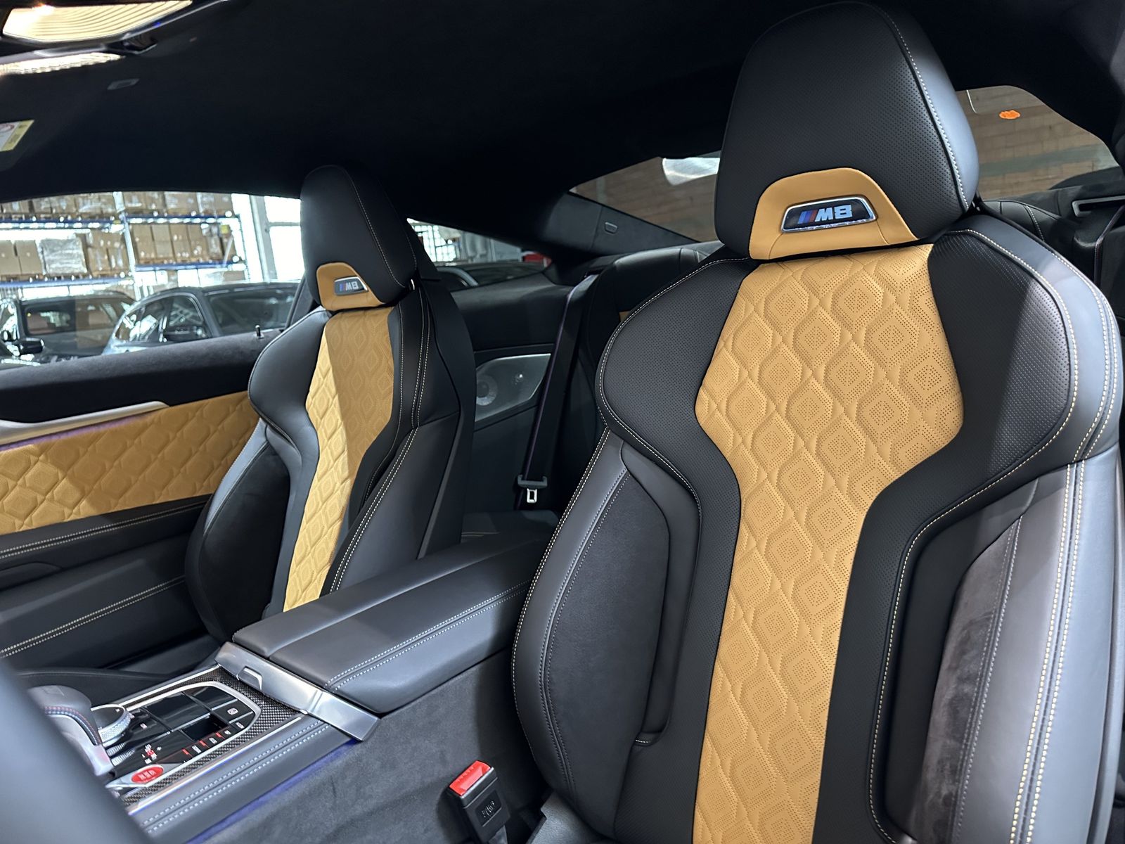 Fahrzeugabbildung BMW M8 Coupé Bowers & Wilkins M Carbon Exterieurpake