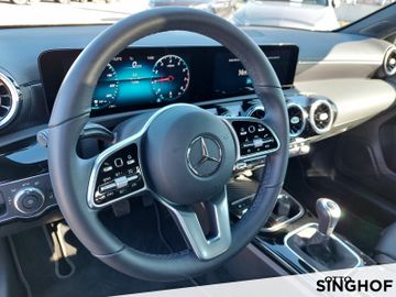 Fahrzeugabbildung Mercedes-Benz A 200 Progressive Standhzg+LED dynam+Rü Kam+Navi