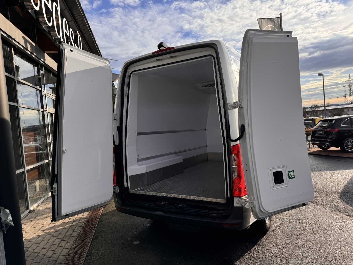Fahrzeugabbildung Mercedes-Benz Sprinter 317 CDI Frischdienst Fahr/Standkühl