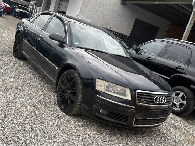 Audi A8 3.0 TDI tiptronic quattro *WENIG KM*