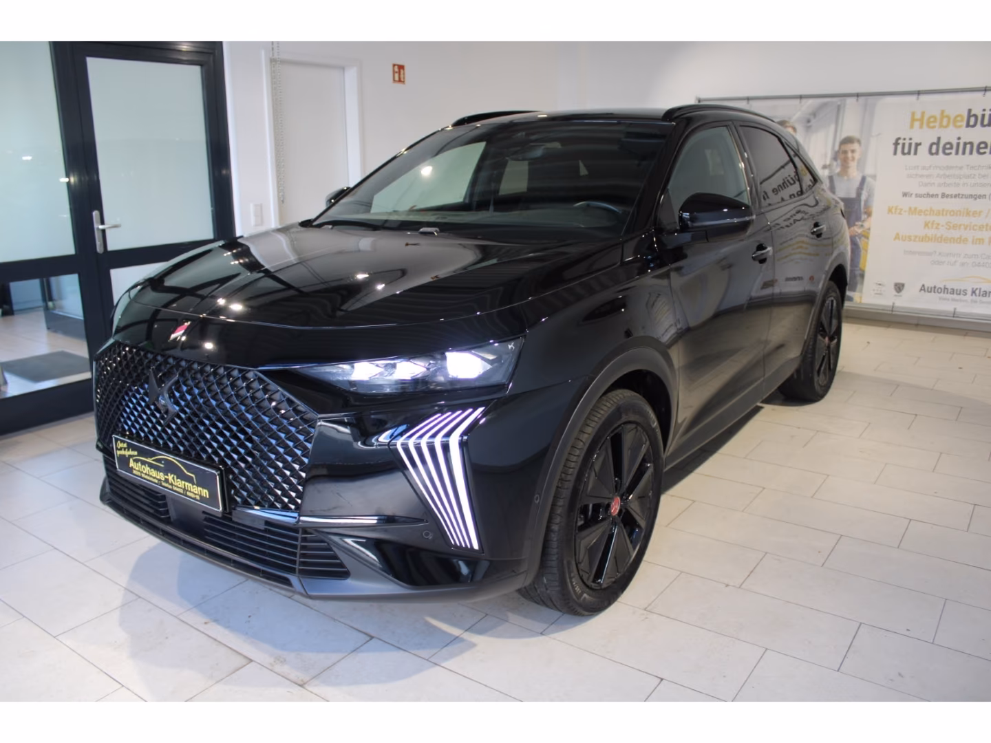 DS Automobiles DS7 DS Performance Line + AHK-klappbar Navi Digi