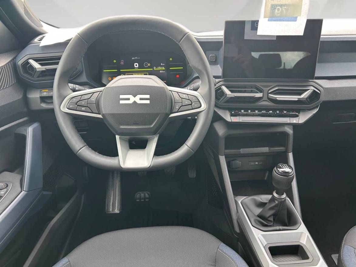 Fahrzeugabbildung Dacia Bigster Expression TCe 140