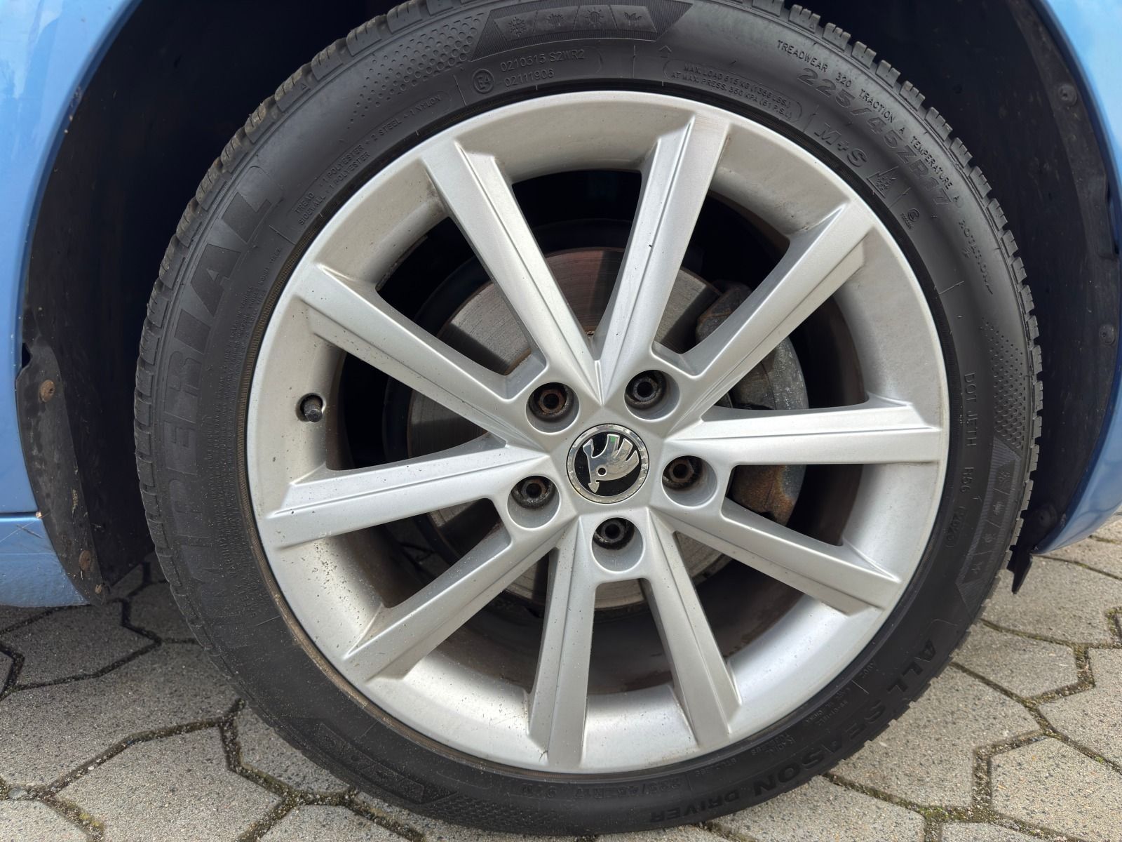 Fahrzeugabbildung SKODA Octavia Combi 2.0 TDI 150PS DSG*AHK*PDC*SmartLin