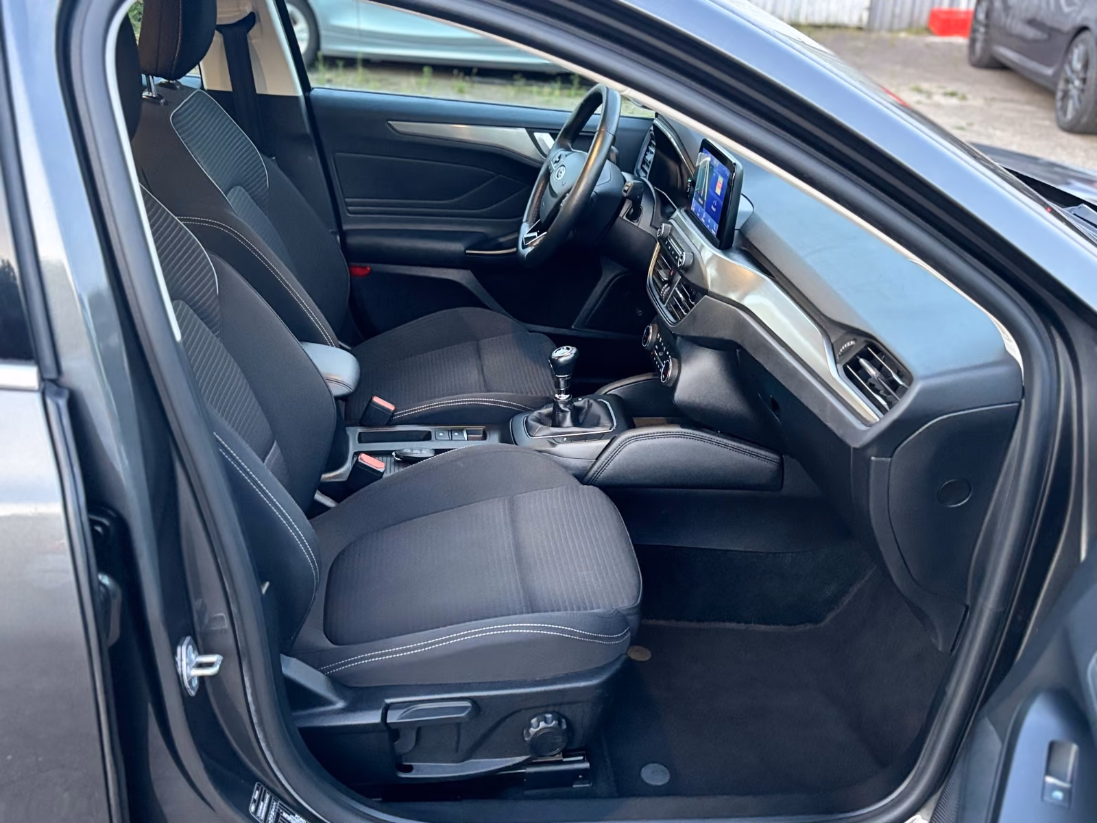 Ford Focus Turn. *Titanium*1.Hand*AHK*TÜV NEU!!