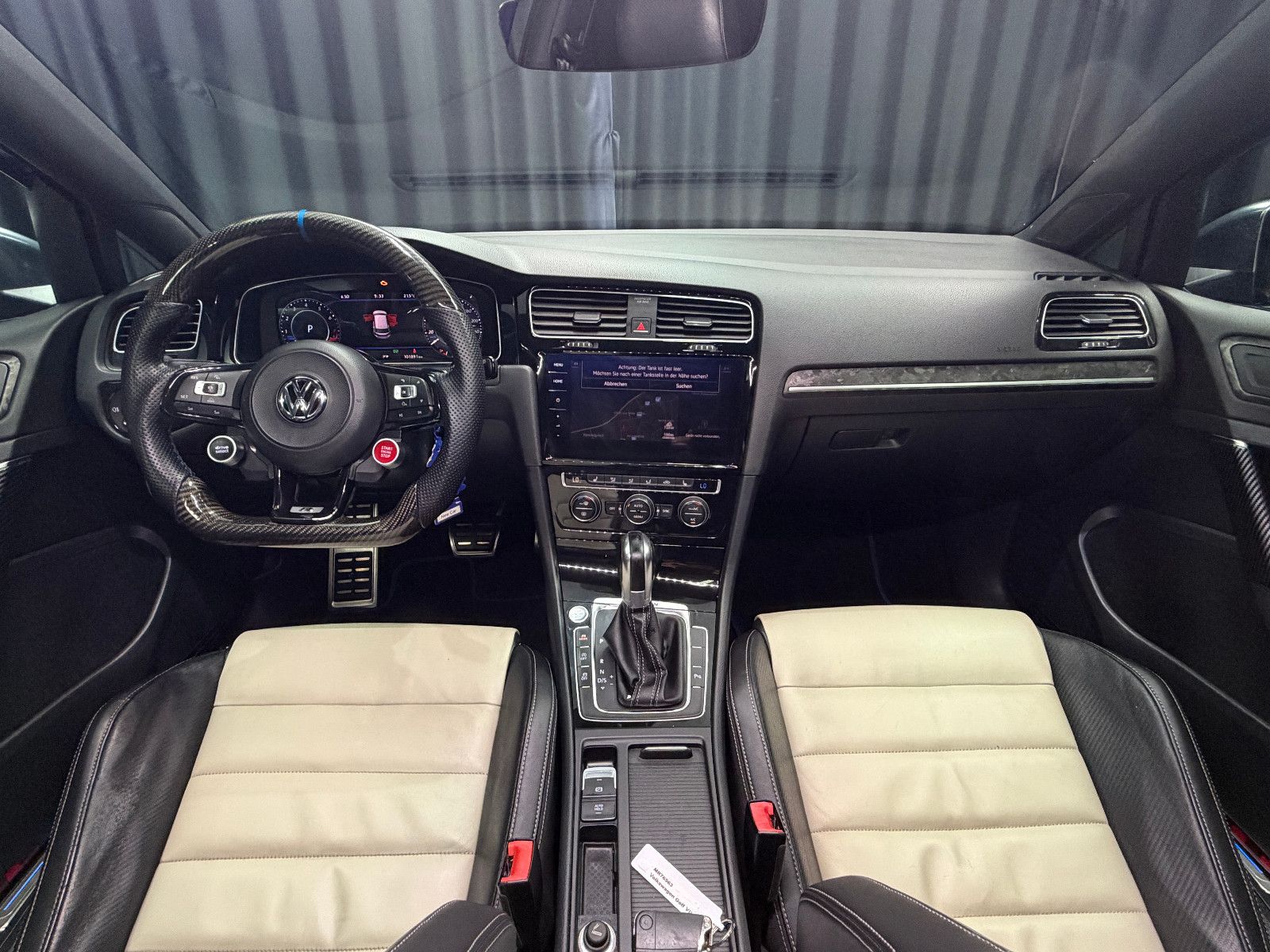 Fahrzeugabbildung Volkswagen Golf VII R 4Motion |REMUS|PANO|LEDER