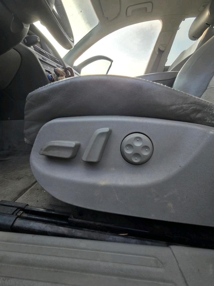 Audi Quattro 2005 — photo 12