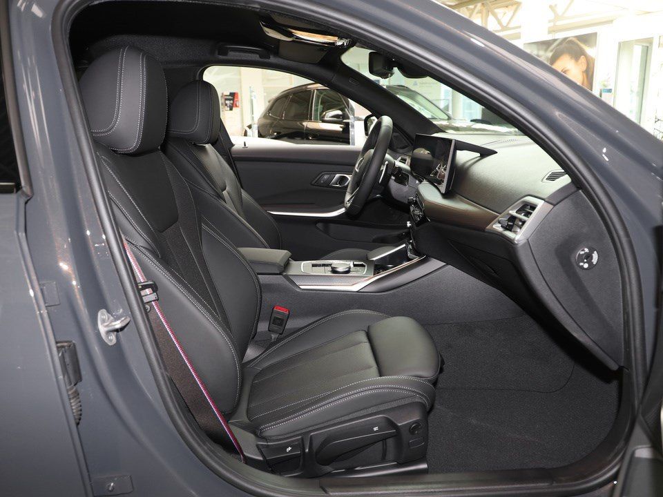 BMW 330 - Bild 4