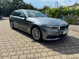 BMW 520d Touring Autom.*HEAD UP*SURROUND VIEW* - BMW 5er Reihe aus 2018