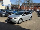 Opel Astra J Sports Tourer Design Edition - Opel Astra aus 2011 mit Diesel-Antrieb